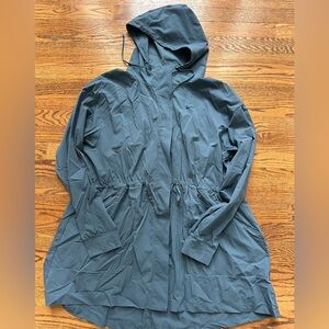 Nike DRI-fit Bliss Luxe Hooded Jacket in Ash Green